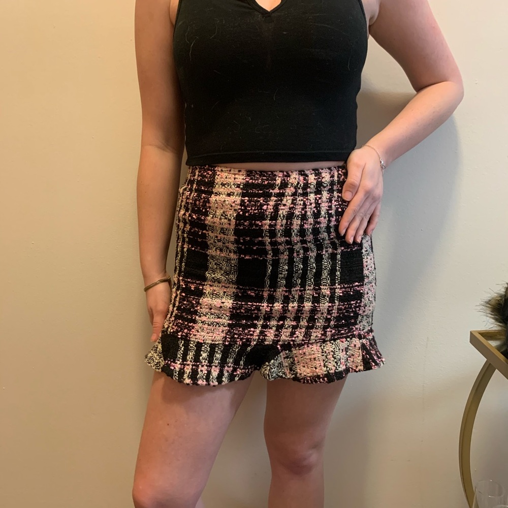 Adorable pink and black Skirt- Chanel suit-esque